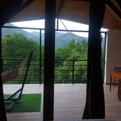 ფოტო 8: ქირავდება ორ ოთახიანი აპარტამენტი აივნითა და მთის პანორამული ხედით