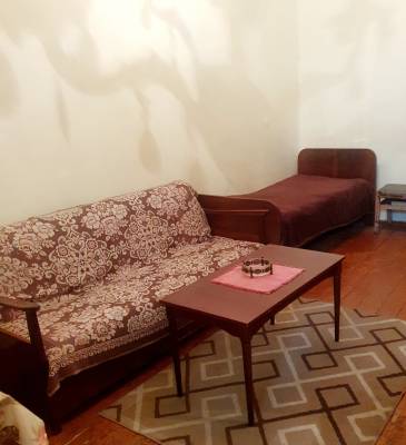 ფოტო 1: ქირავდება კერძო სახლი ნაძალადევში