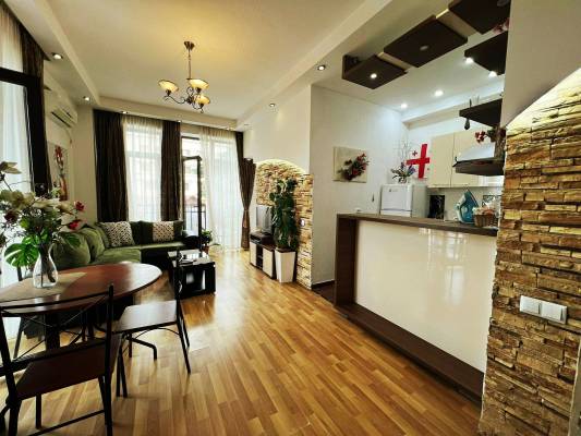 ფოტო 10: ბინა თავისუფლების მეტროსთან