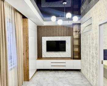 კიკვიძის ბაღთან