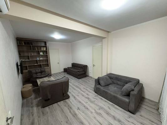 ფოტო 2: ქირავდება ბინა ბათუმში