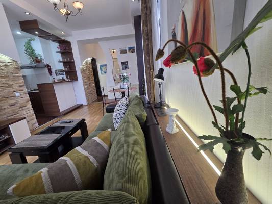 ფოტო 1: ბინა მთაწმინდაზე