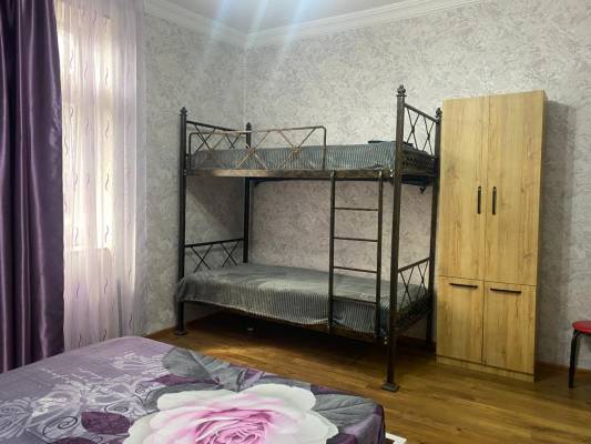 ფოტო 2: ქირავდება საოჯახო სასტუმრო დღიურად ტყიბულში