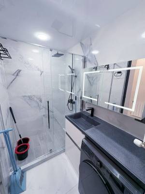 ფოტო 9: Blu  Sky Tower -ში ქირავდება ახალგარემონტებული ბინა დღიურად ტელ : 555906752