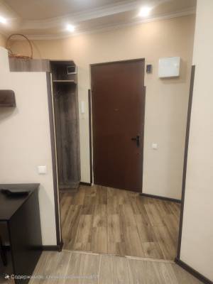 ფოტო 3: ქირავდება საათობით და დღიურად კომფორტული ბინა წერეთლის მეტროსთან.