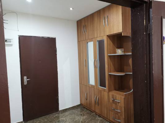 ფოტო 1: ქირავდება 3 ოთახიანი ბინა რუსთავში.