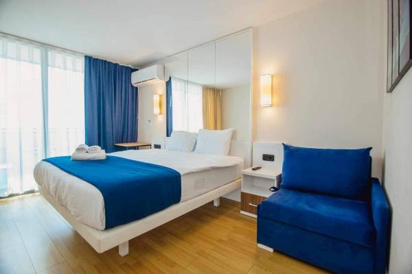 ფოტო 18: ქირავდება დღიურად ორბი სითიში აპარტამენტები