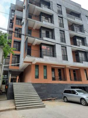 ფოტო 5: თამარ მეფეზე. მაკდონალდსიდან 100 მეტრში