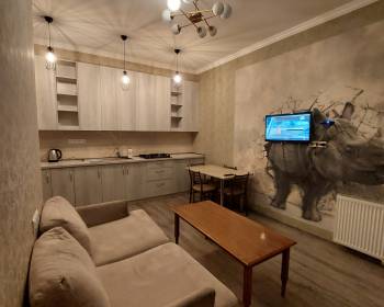 ქირავდება დღიურად და საათობრივად 2 ოთახიანი ბინა