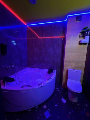 ფოტო 3: დღიურად ღრმაღელის მეტროსთან