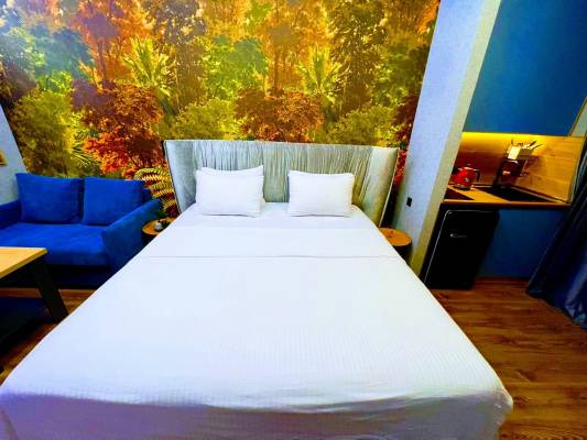 ფოტო 5: დღიურად ღრმაღელის მეტროსთან