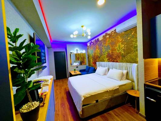 ფოტო 7: დღიურად ღრმაღელის მეტროსთან