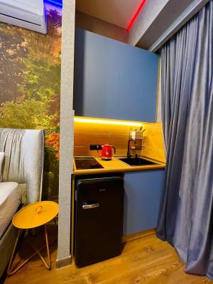 ფოტო 8: დღიურად ღრმაღელის მეტროსთან