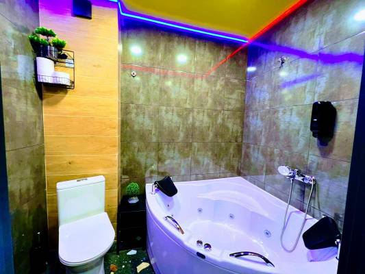 ფოტო 9: დღიურად ღრმაღელის მეტროსთან