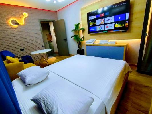 ფოტო 11: დღიურად ღრმაღელის მეტროსთან