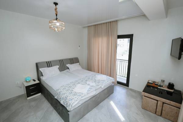 ფოტო 6: ქირავდება 12 ოთახიანი სასტუმრო