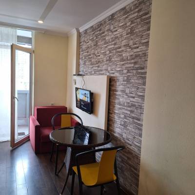 ფოტო 2: ქირავდება დღიურად ბინა ბათუმში გრანდ-მოლთა
