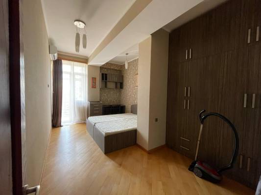 ფოტო 9: ქირავდება  ბიბა - For Rent !